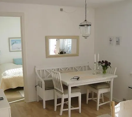 Mon Two-bedroom 03 Semesterpark *
